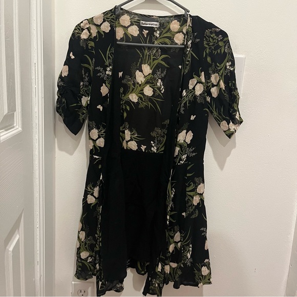 NWOT Reformation Monica Black Floral Georgette Wrap Dress size small - Picture 2 of 3
